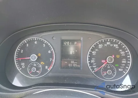 2015 Volkswagen Passat 1.8T S z USA, uszkodzony, nr VIN 1VWAT7A37FC074064